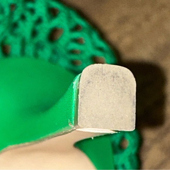 1000% Authentic Bottega Veneta Stretch Lace-Up Sandal in the color Grass. - Picture 7 of 9